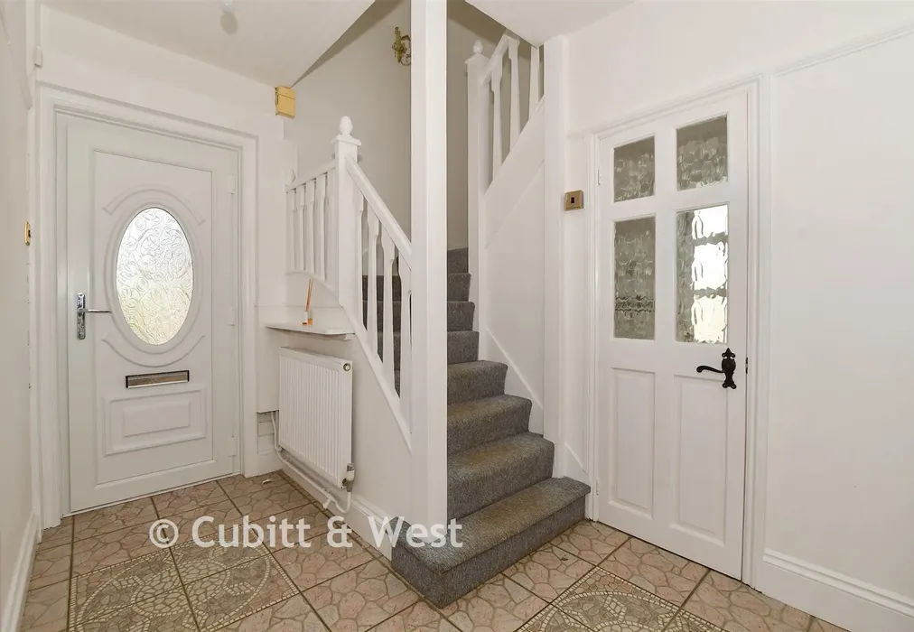 Hallway - Tennyson Road, Bognor Regis, West Sussex - Wards of Kent