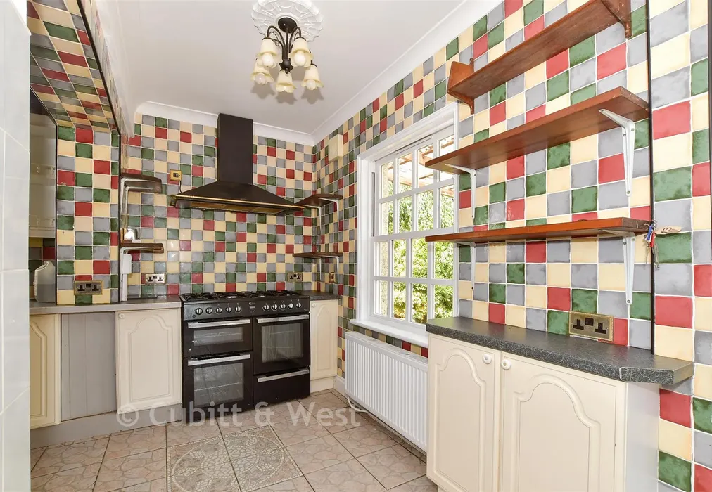 Kitchen - Tennyson Road, Bognor Regis, West Sussex - Wards of Kent