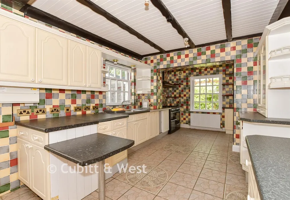 Kitchen - Tennyson Road, Bognor Regis, West Sussex - Wards of Kent