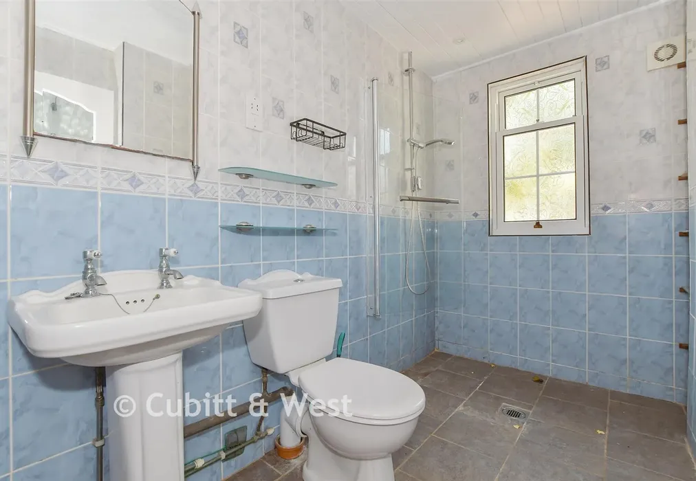 Shower Room - Tennyson Road, Bognor Regis, West Sussex - Wards of Kent