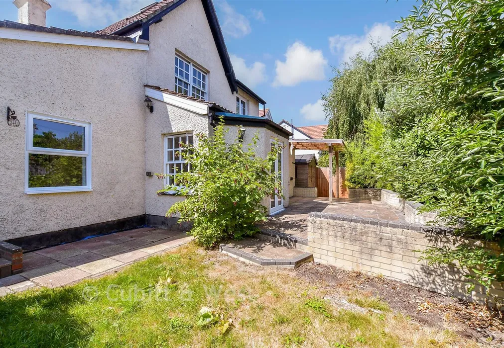 Rear Garden - Tennyson Road, Bognor Regis, West Sussex - Wards of Kent