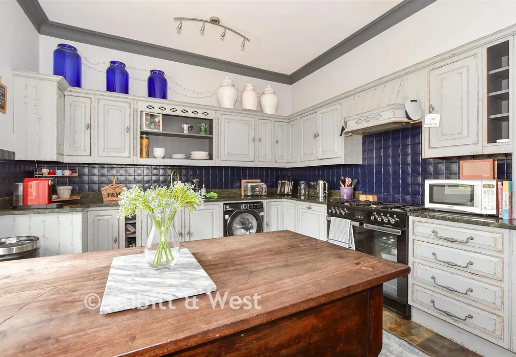 Kitchen/Breakfast Area - Guildford Road, Loxwood, West Sussex - Wards of Kent