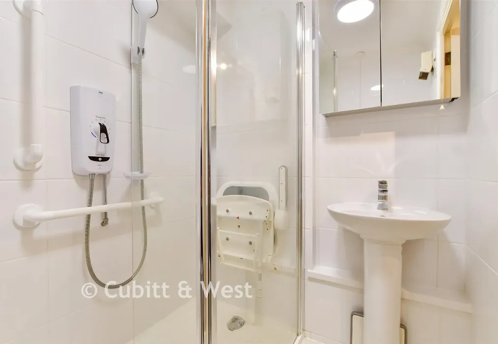 Shower Room - Nizells Avenue, Hove, East Sussex - Wards of Kent