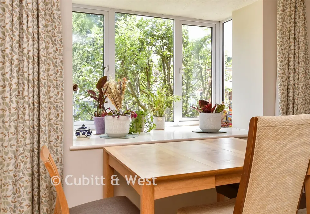 Internal Lifestyle Photograph - Nizells Avenue, Hove, East Sussex - Wards of Kent