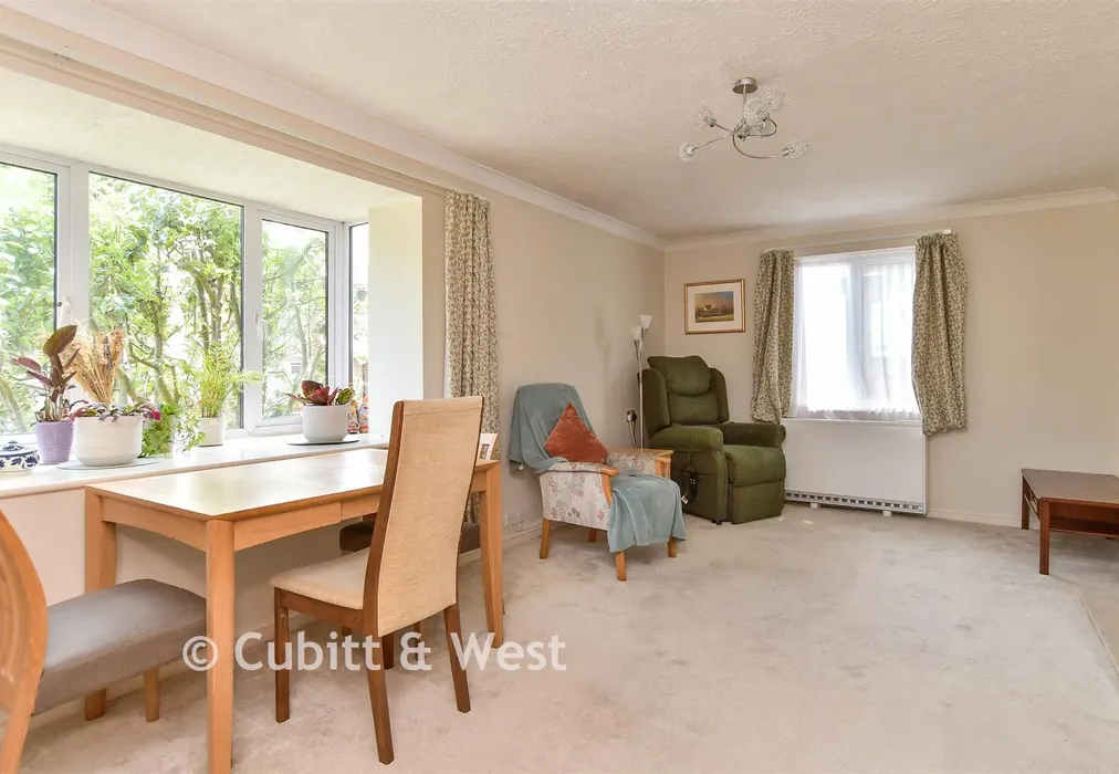 Lounge - Nizells Avenue, Hove, East Sussex - Wards of Kent