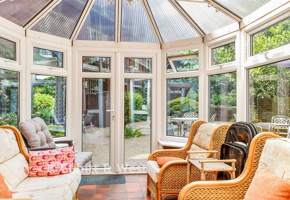External Feature - Nizells Avenue, Hove, East Sussex - Wards of Kent