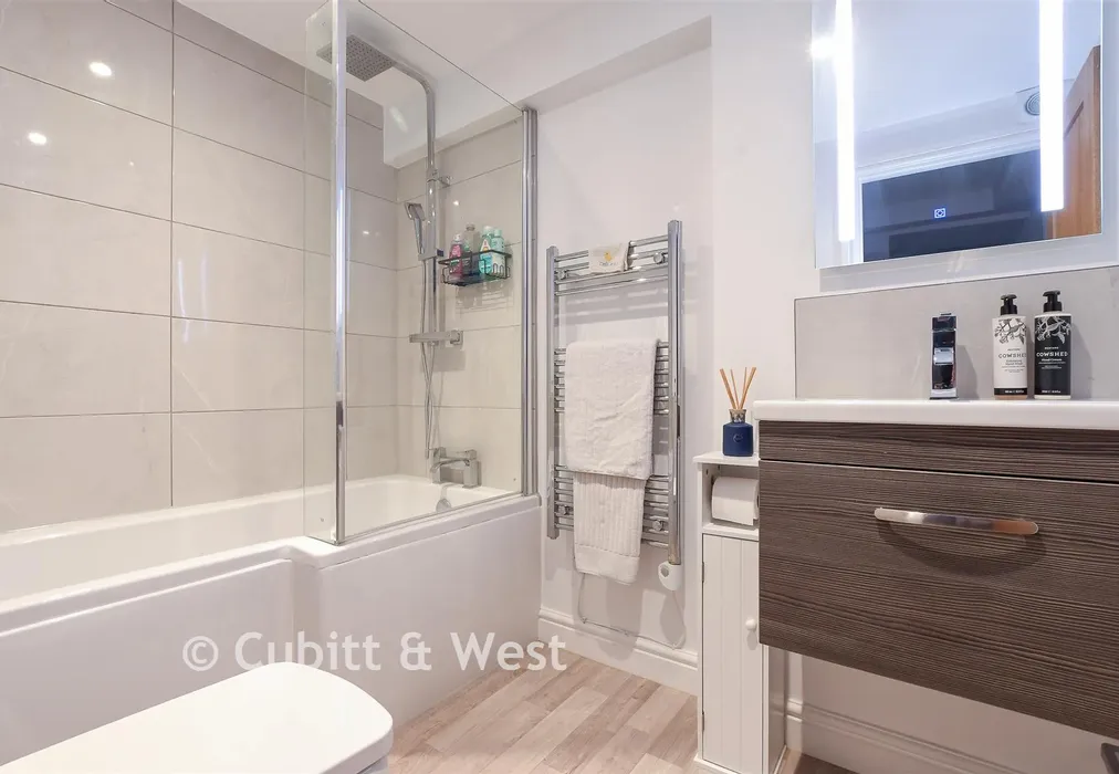 Bathroom - Church Street, Rudgwick, West Sussex - Wards of Kent
