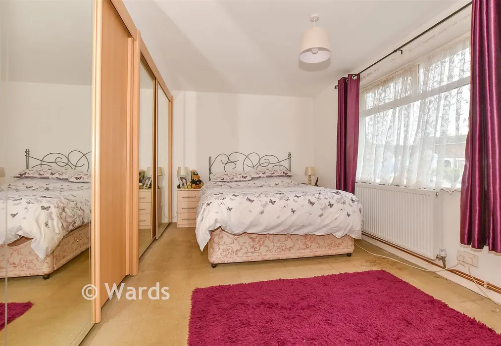 Bedroom 1 - Vauxhall Avenue, Herne Bay, Kent - Wards of Kent