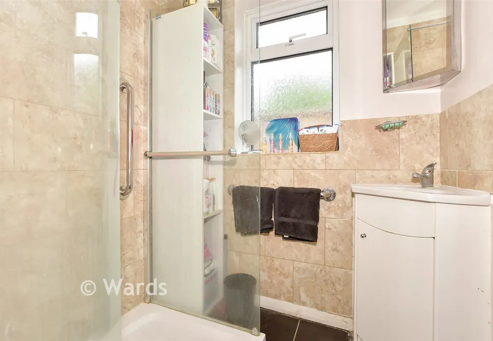 Shower Room - Vauxhall Avenue, Herne Bay, Kent - Wards of Kent