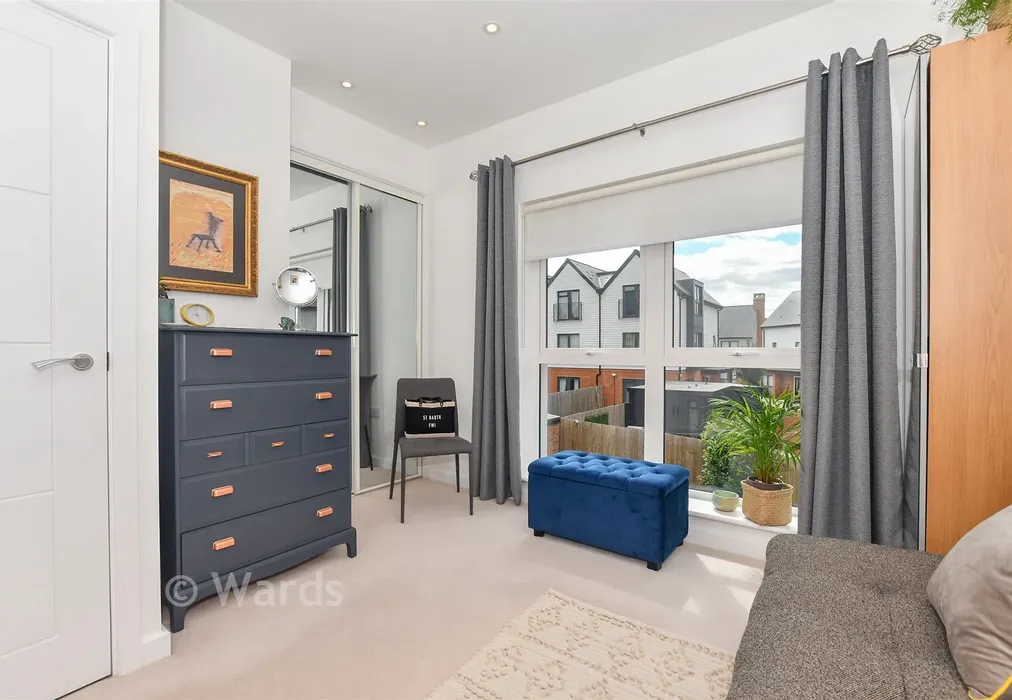 Bedroom 2 - Highwood Drive, Chilmington Green, Kent - Wards of Kent