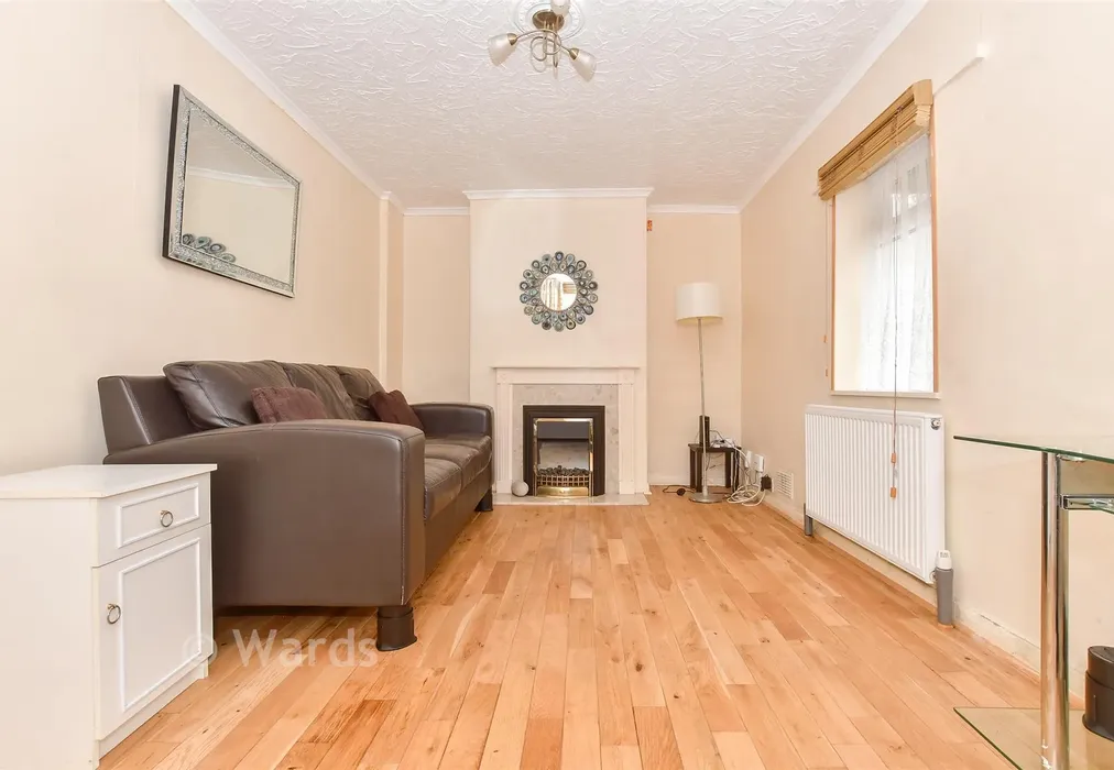 Lounge - Eric Road, Dover, Kent - Wards of Kent