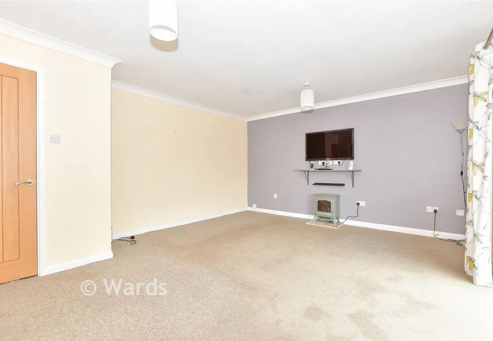 Lounge - Pier Avenue, Whitstable, Kent - Wards of Kent