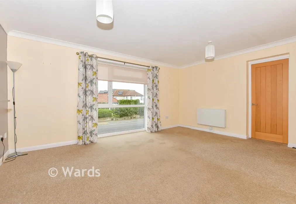 Lounge - Pier Avenue, Whitstable, Kent - Wards of Kent
