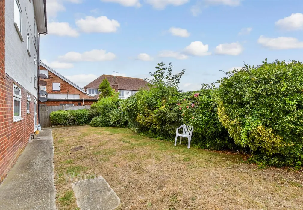 Communal Gardens - Pier Avenue, Whitstable, Kent - Wards of Kent