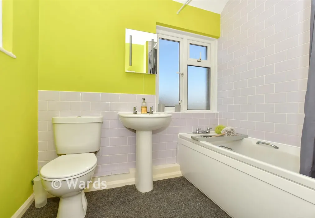 Bathroom - Minnis Lane, Dover, Kent - Wards of Kent