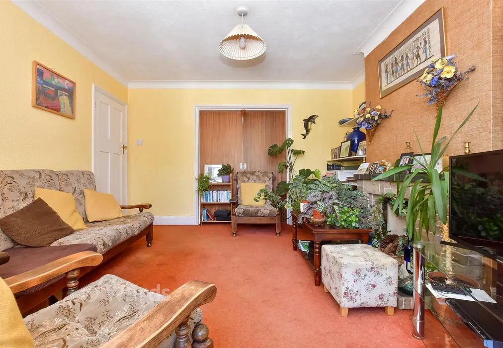 Lounge - Minnis Lane, Dover, Kent - Wards of Kent