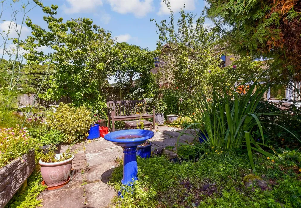 Rear Garden - Minnis Lane, Dover, Kent - Wards of Kent