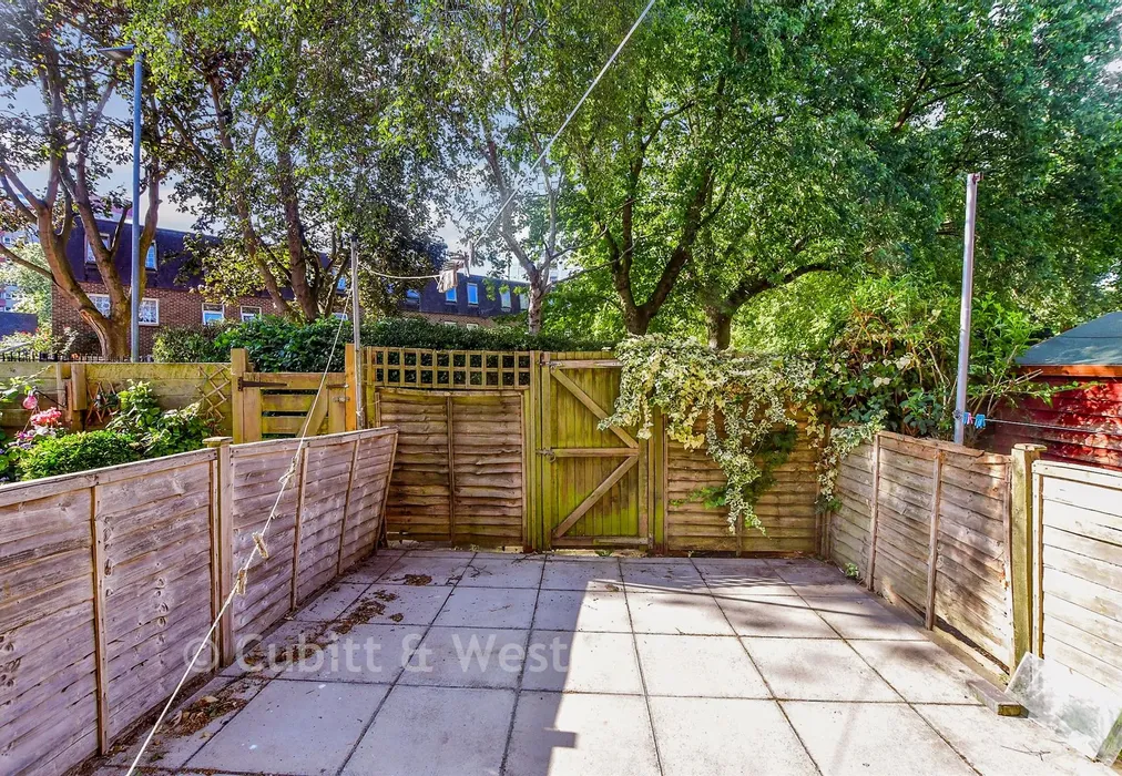 Rear Garden - Victoria Street, Portsmouth, Hampshire - Wards of Kent