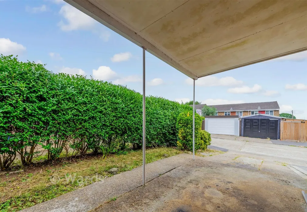 Driveway/Parking - Trelawn Crescent, Lords Wood, Chatham, Kent - Wards of Kent