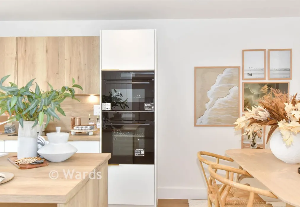 Internal Lifestyle Photograph - The Sandling, Sutherland Park, Boundary Road, Hythe, Kent - Wards of Kent