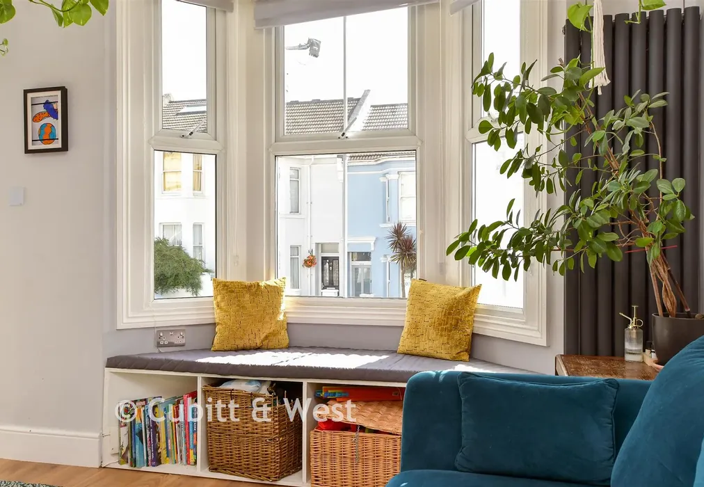 Internal Lifestyle Photograph - Crescent Road, Brighton, East Sussex - Wards of Kent