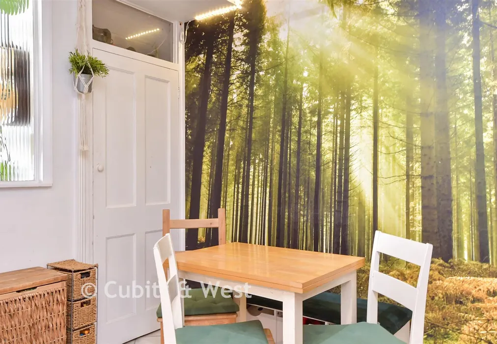 Internal Lifestyle Photograph - Crescent Road, Brighton, East Sussex - Wards of Kent