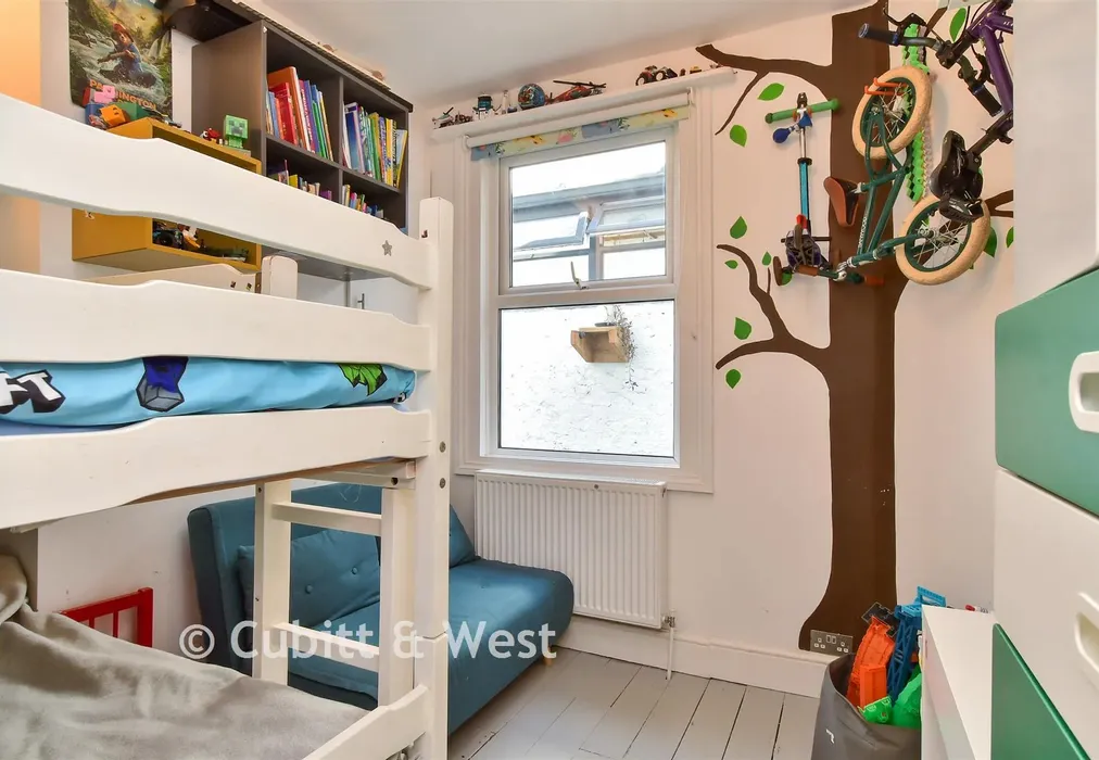 Bedroom 2 - Crescent Road, Brighton, East Sussex - Wards of Kent