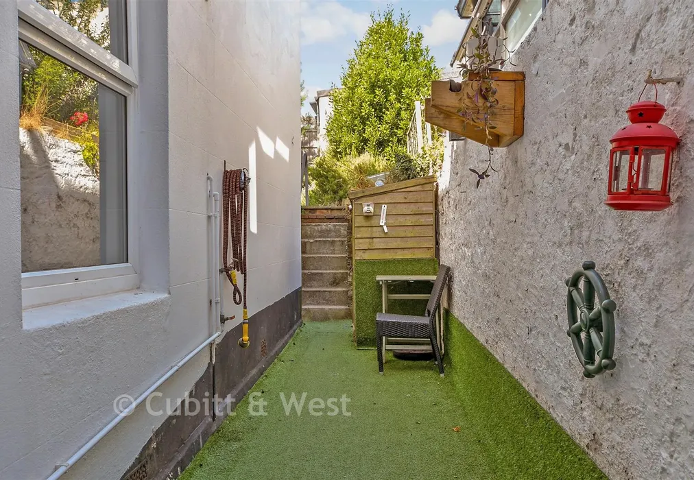 Rear Garden - Crescent Road, Brighton, East Sussex - Wards of Kent
