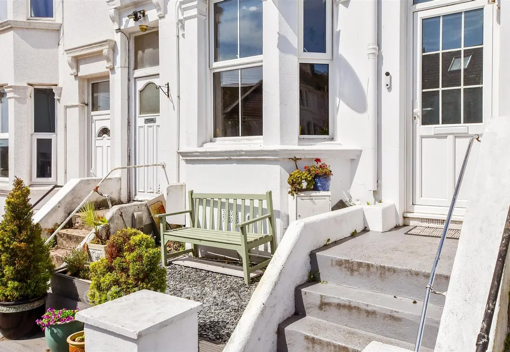 External Lifestyle Photograph - Crescent Road, Brighton, East Sussex - Wards of Kent
