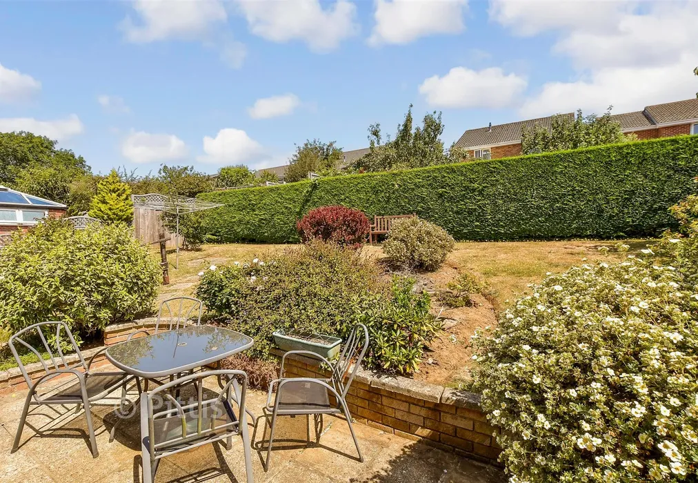Rear Garden - Kestrel Close, Lake, Isle of Wight - Wards of Kent