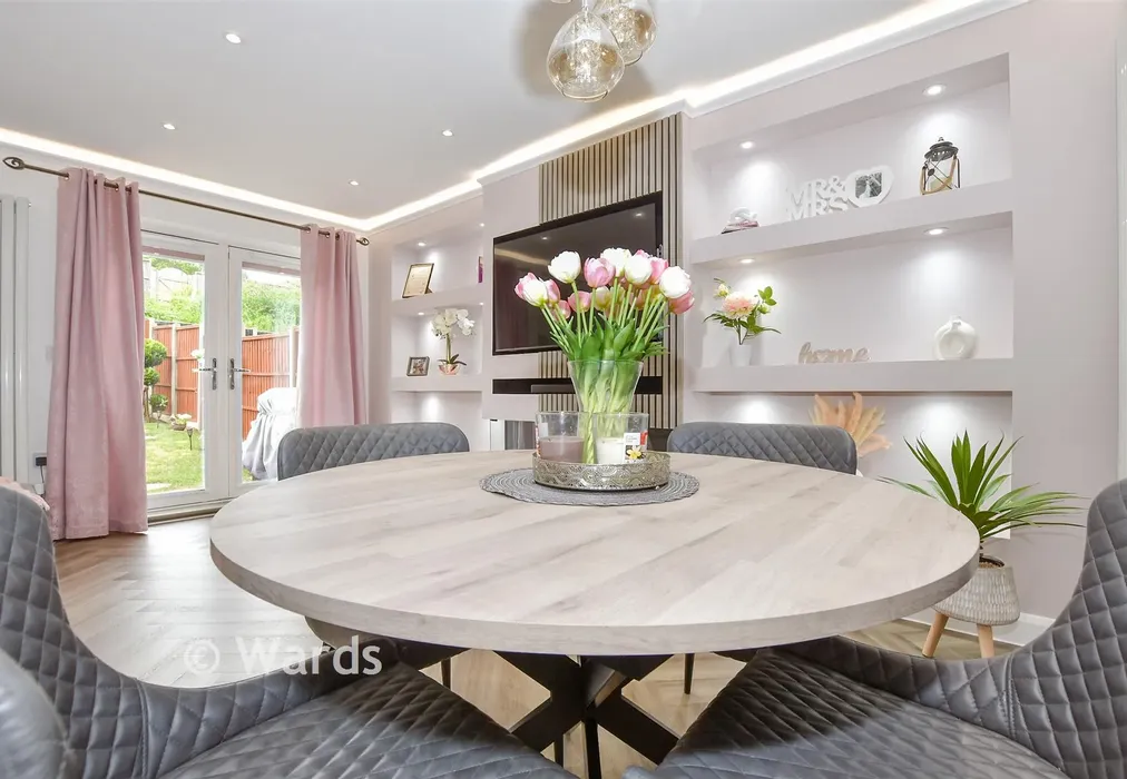 Internal Lifestyle Photograph - Cuthbert Close, Maidstone, Kent - Wards of Kent