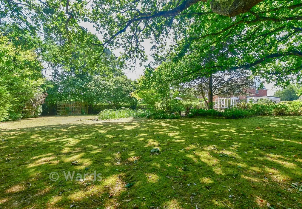 Rear Garden - Coombelands, Wittersham, Kent - Wards of Kent