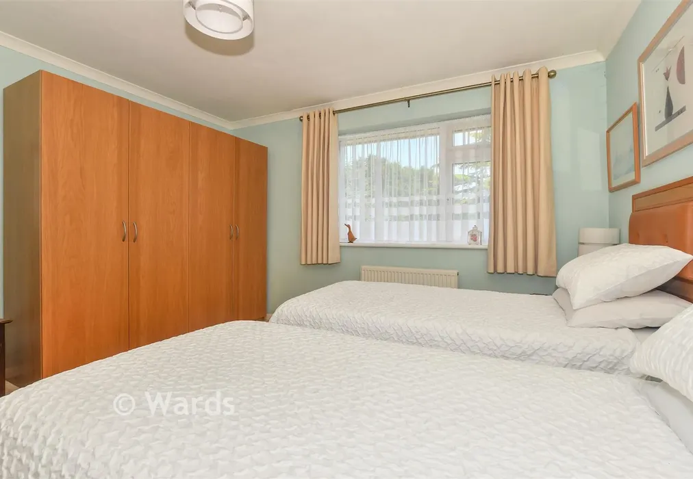 Bedroom 2 - Coombelands, Wittersham, Kent - Wards of Kent