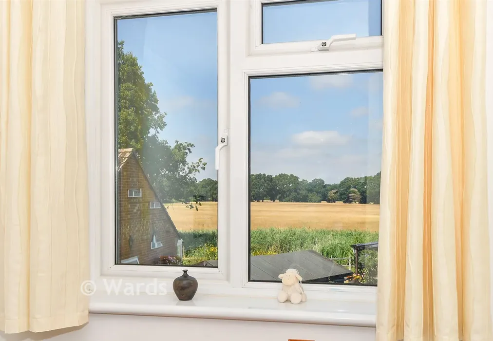 Internal Lifestyle Photograph - Coombelands, Wittersham, Kent - Wards of Kent