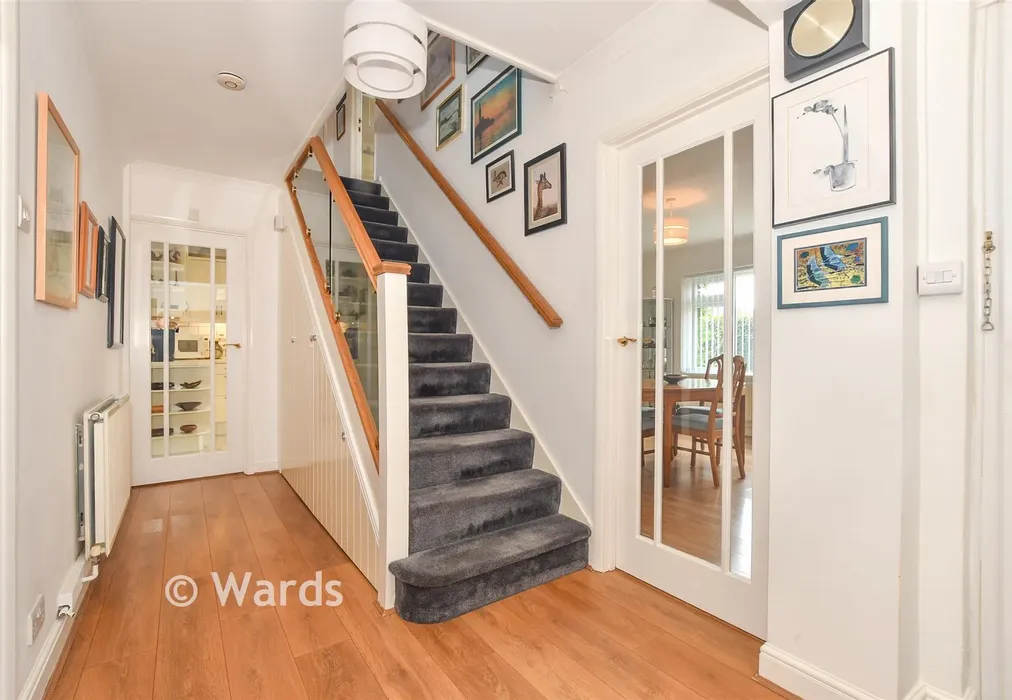 Entrance Hallway - Coombelands, Wittersham, Kent - Wards of Kent