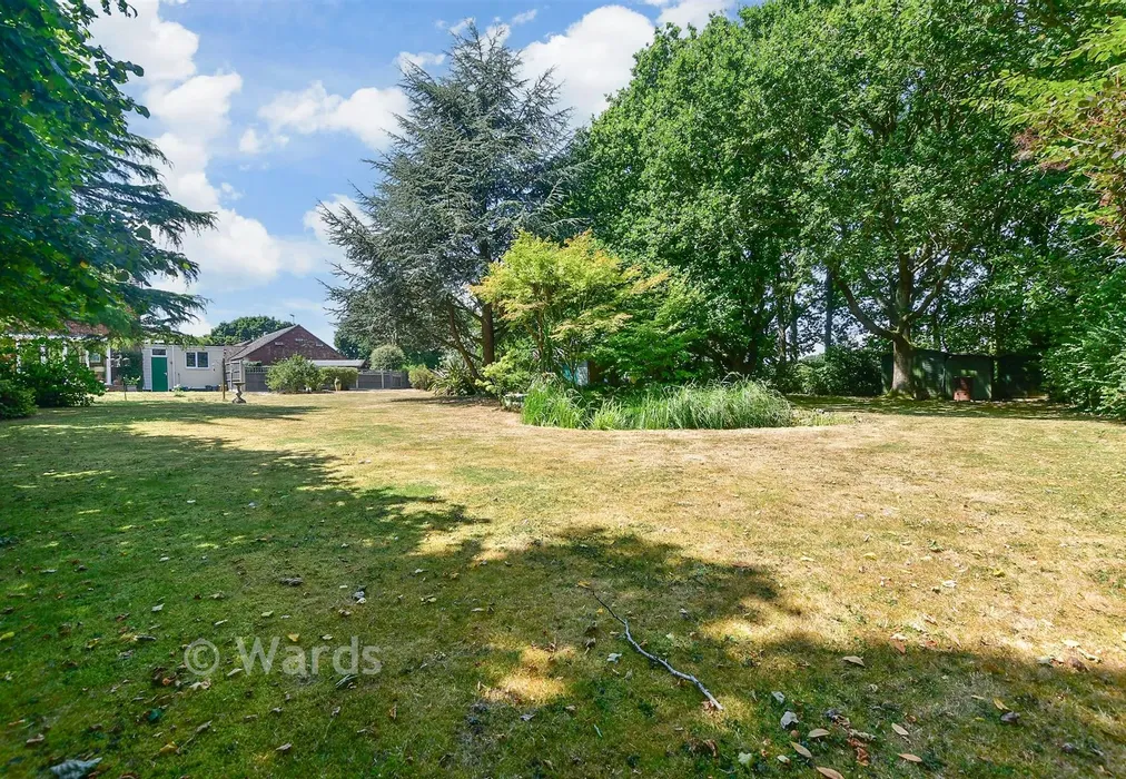 Rear Garden - Coombelands, Wittersham, Kent - Wards of Kent