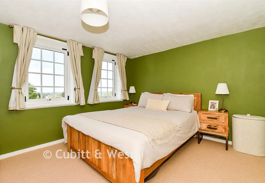 Bedroom 1 - High Street, Uckfield, East Sussex - Wards of Kent