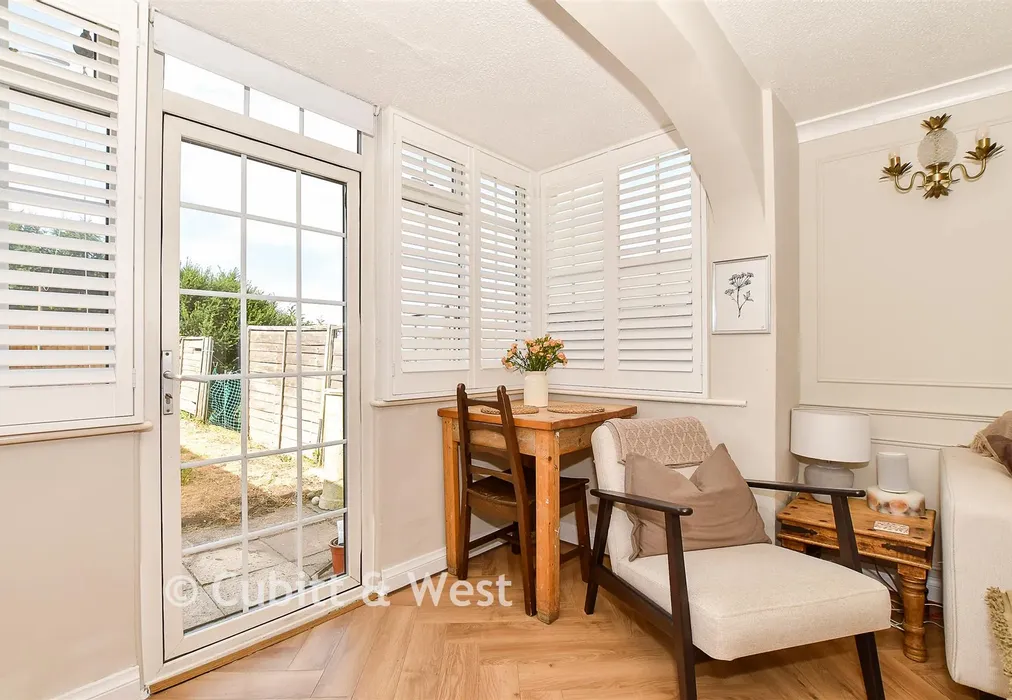 Lounge/ Diner - High Street, Uckfield, East Sussex - Wards of Kent