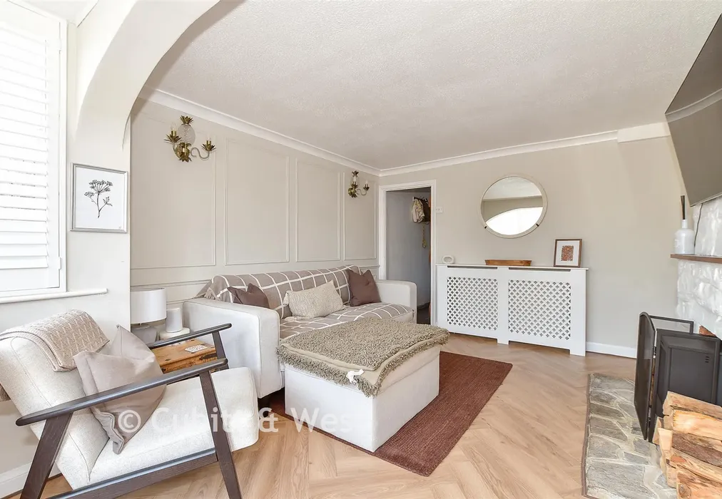 Lounge/ Diner - High Street, Uckfield, East Sussex - Wards of Kent