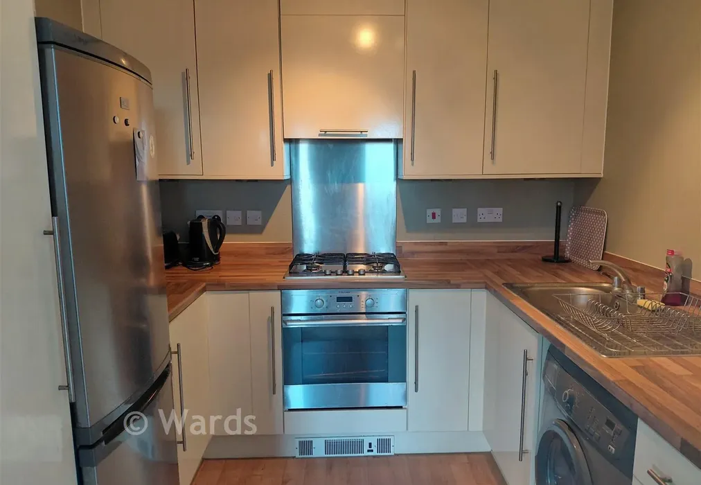 Kitchen - Broadview Close, Ashford, Kent - Wards of Kent