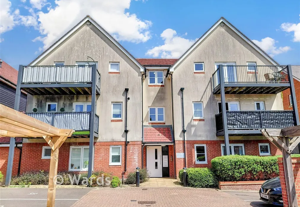 Front External - Broadview Close, Ashford, Kent - Wards of Kent