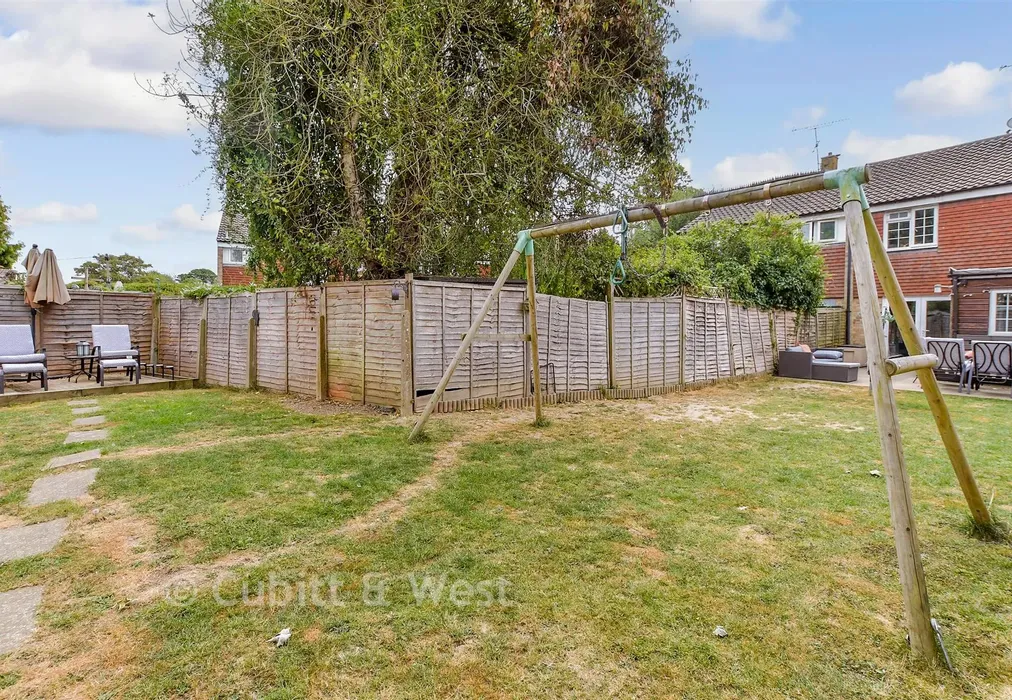 Rear Garden - Corsletts Avenue, Broadbridge Heath, Horsham, West Sussex - Wards of Kent