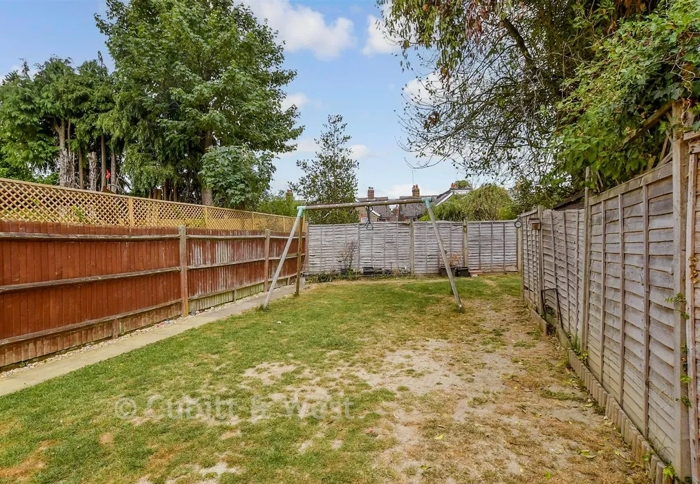 Rear Garden - Corsletts Avenue, Broadbridge Heath, Horsham, West Sussex - Wards of Kent