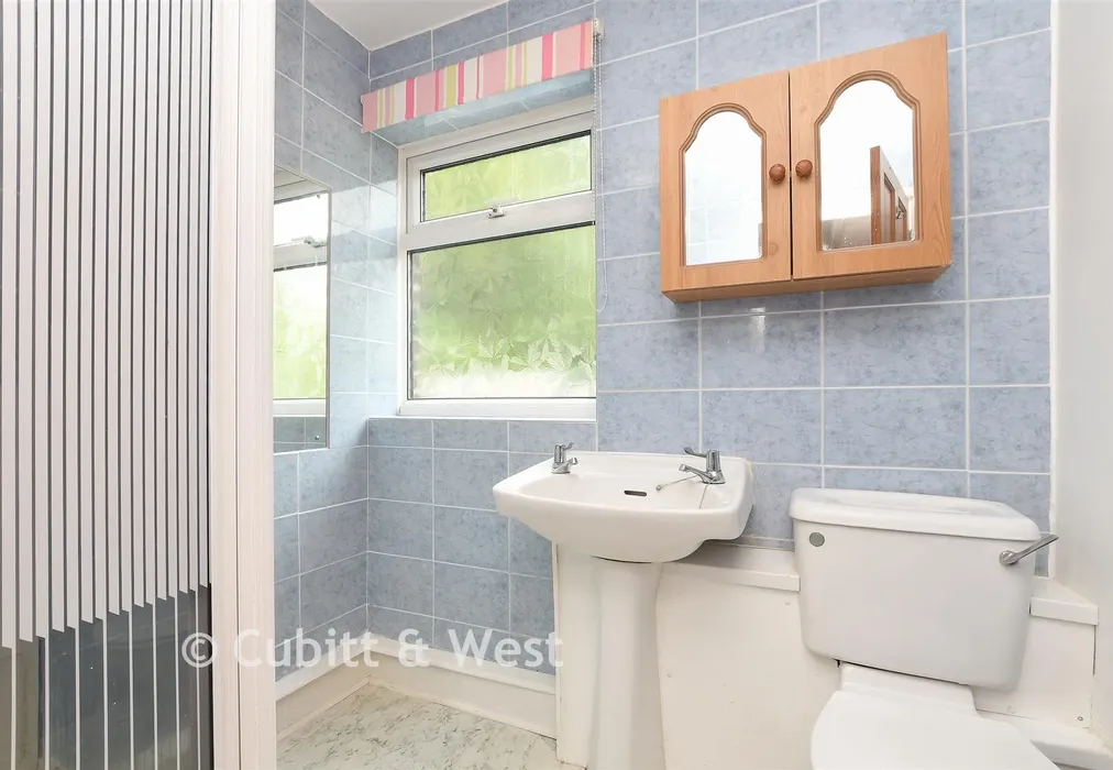 Bathroom - Rough Rew, Dorking, Surrey - Wards of Kent