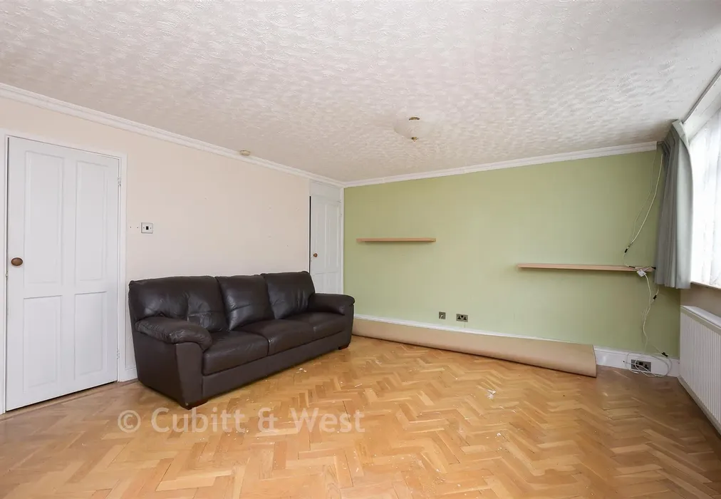 Lounge - Rough Rew, Dorking, Surrey - Wards of Kent