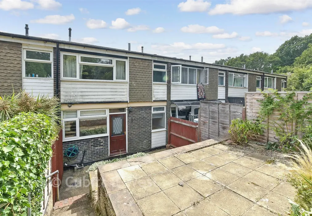 Rear Garden - Rough Rew, Dorking, Surrey - Wards of Kent