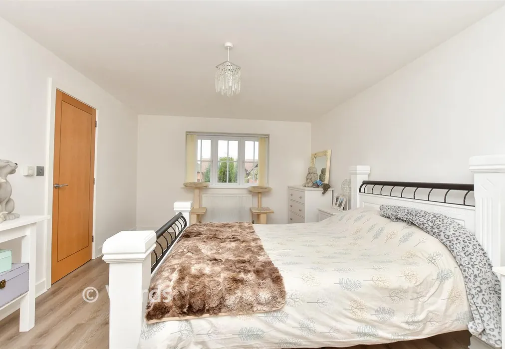 Bedroom 1 - Hustlings Drive, Eastchurch, Sheerness, Kent - Wards of Kent