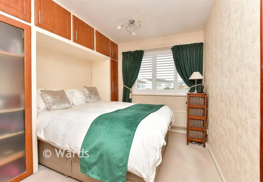 Bedroom 1 - Seasalter Close, Warden, Kent - Wards of Kent