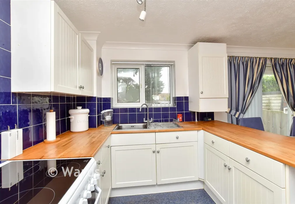 Kitchen/Diner - Seasalter Close, Warden, Kent - Wards of Kent