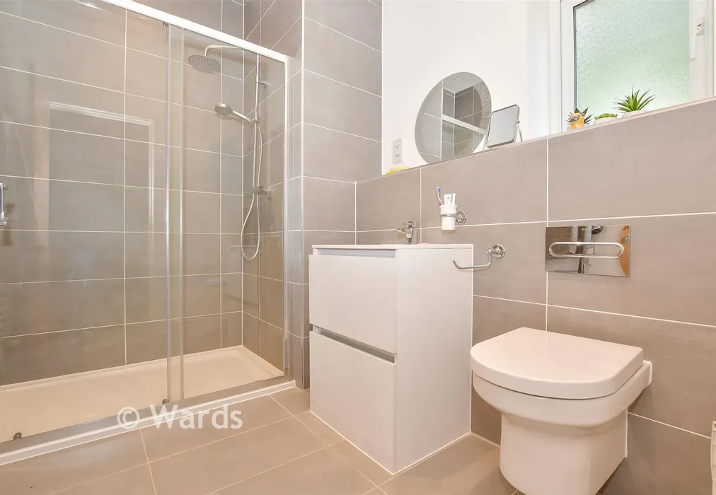 En-Suite Shower Room - Moorings Reach, Maidstone, Kent - Wards of Kent
